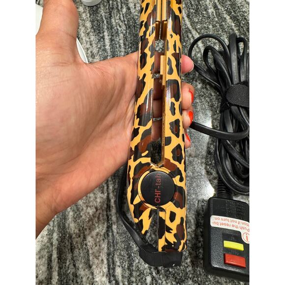 CHI-tah Leopard Print 1” Ceramic Flat Iron Hair Straightener Model GF1001 CHI - Picture 5 of 7